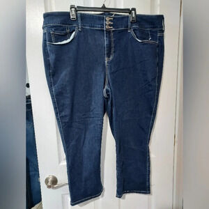 NWOT Torrid Dark Wash Super Soft Crop Jeggings Straight Leg in Size 24